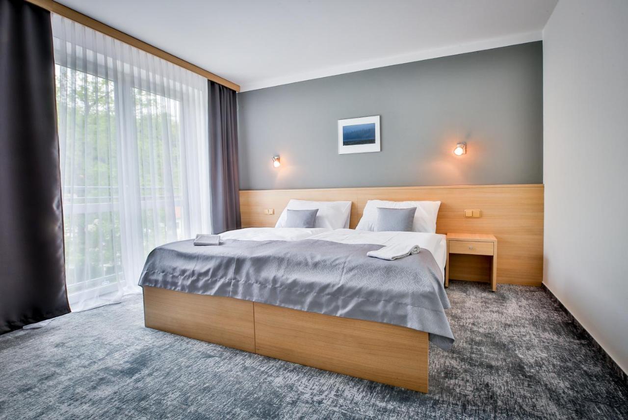 Lh Parkhotel Hluboka Nad Vltavou Congress & Wellness Exterior photo