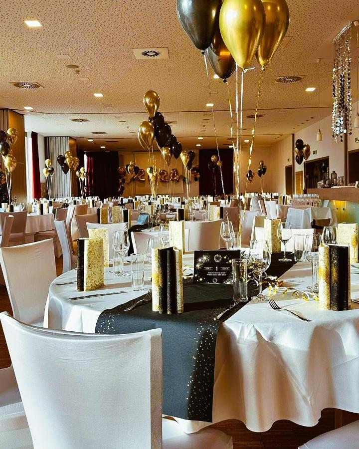 Lh Parkhotel Hluboka Nad Vltavou Congress & Wellness Exterior photo