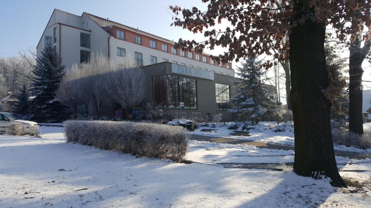 Lh Parkhotel Hluboka Nad Vltavou Congress & Wellness Exterior photo