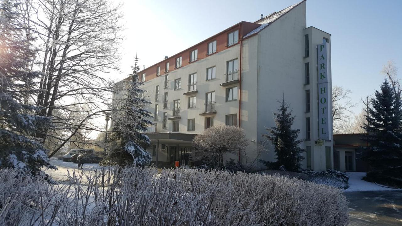 Lh Parkhotel Hluboka Nad Vltavou Congress & Wellness Exterior photo